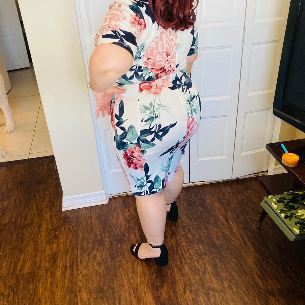 Dress - Picture 7 of 9